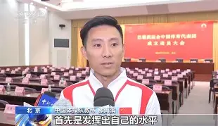 游泳大师赛掀起高潮，海滨旋风队逆转洞庭麒麟队，高压逼抢奏功——本土核心状态回升